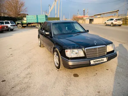 Mercedes-Benz E 220 1994 года за 2 700 000 тг. в Шымкент – фото 6