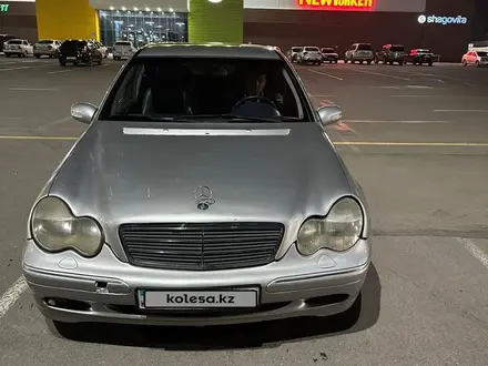 Mercedes-Benz C 240 2000 года за 2 500 000 тг. в Астана