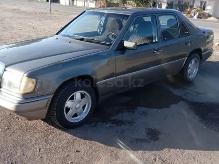 Mercedes-Benz E 230 1990 года за 1 000 050 тг. в Караганда – фото 4