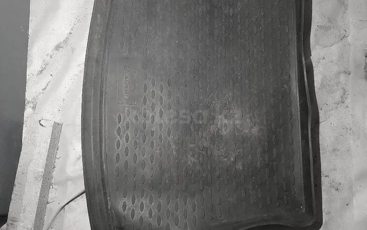Коврик резиновый в багажник Нива Шевролет за 14 000 тг. в Риддер