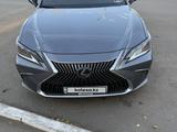 Lexus ES 300h 2018 годаүшін16 000 000 тг. в Кокшетау – фото 3