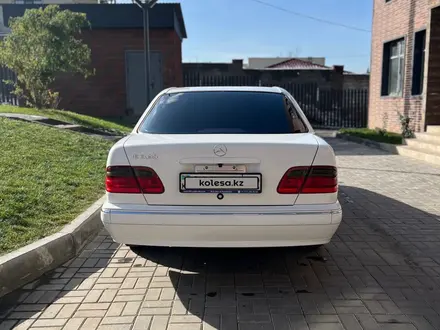 Mercedes-Benz E 320 2001 года за 6 200 000 тг. в Алматы – фото 4