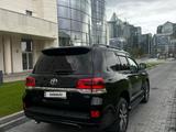 Toyota Land Cruiser 2015 годаүшін32 300 000 тг. в Шымкент