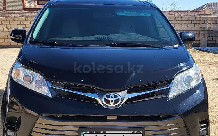 Toyota Sienna 2015 года за 13 500 000 тг. в Актау