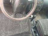Mitsubishi Carisma 2001 года за 1 600 000 тг. в Каскелен – фото 2