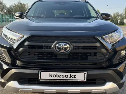 Toyota RAV4 2019 года за 18 800 000 тг. в Алматы – фото 22