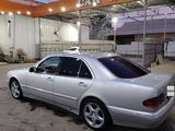 Mercedes-Benz E 320 2001 года за 4 000 000 тг. в Шымкент – фото 2