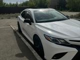 Toyota Camry 2018 годаfor13 000 000 тг. в Астана – фото 3