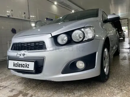 Chevrolet Aveo 2013 года за 2 600 000 тг. в Актобе – фото 2