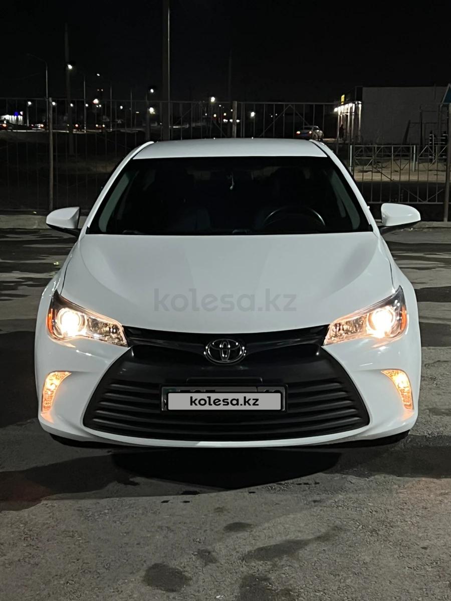 Toyota Camry 2015 г.