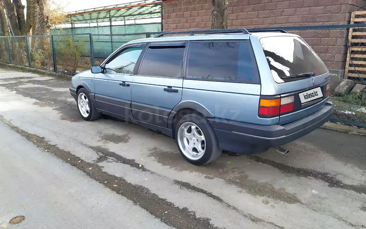 Volkswagen Passat 1993 годаүшін1 800 000 тг. в Алматы