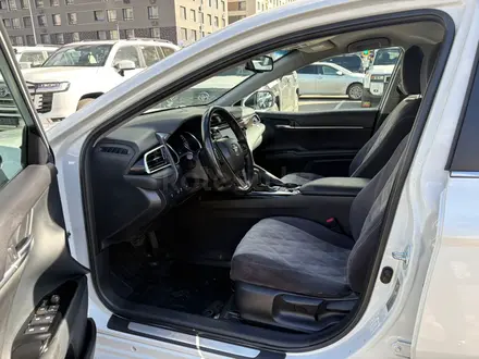 Toyota Camry Elegance 2020 года за 10 700 000 тг. в Астана – фото 12