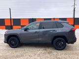 Toyota RAV4 2023 года за 17 000 000 тг. в Уральск – фото 2