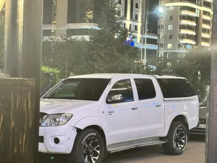 Toyota Hilux 2010 года за 6 800 000 тг. в Астана