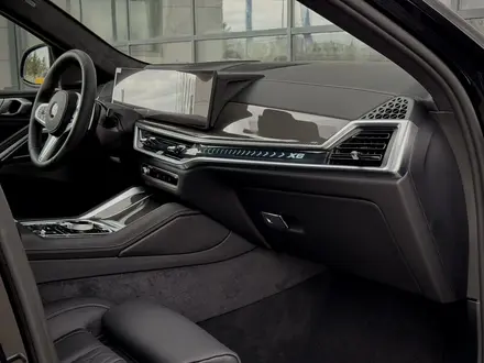 BMW X6 XDrive 40i 2025 года за 78 224 000 тг. в Усть-Каменогорск – фото 14