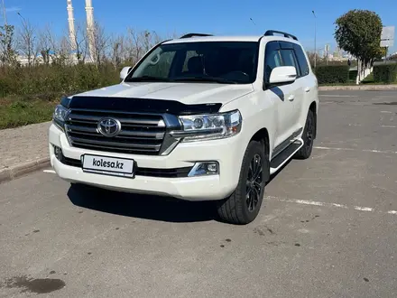 Toyota Land Cruiser 2020 года за 31 500 000 тг. в Астана