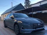 Hyundai Sonata 2022 года за 12 000 000 тг. в Уральск – фото 2