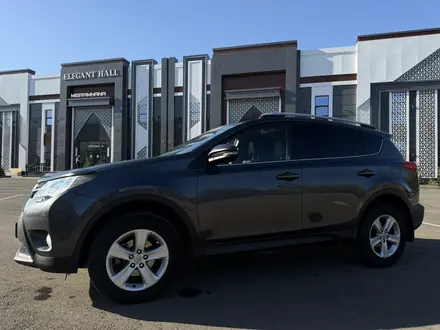 Toyota RAV4 2013 года за 9 500 000 тг. в Актобе – фото 4