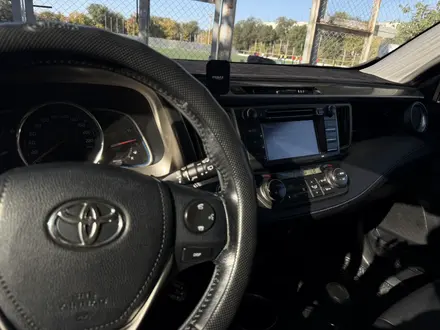 Toyota RAV4 2013 года за 9 500 000 тг. в Актобе – фото 13