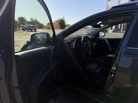 Toyota RAV4 2013 года за 9 500 000 тг. в Актобе – фото 14