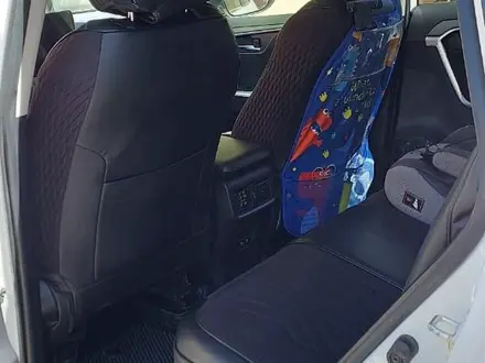 Toyota RAV4 2019 года за 12 800 000 тг. в Караганда – фото 10