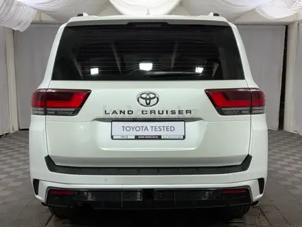 Toyota Land Cruiser Premium 2022 года за 52 700 000 тг. в Алматы – фото 4