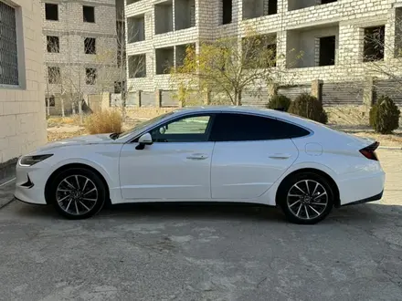 Hyundai Sonata 2020 года за 12 500 000 тг. в Актау – фото 2