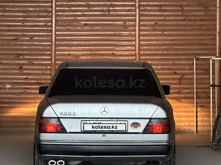 Mercedes-Benz E 220 1993 года за 2 680 000 тг. в Кызылорда – фото 10