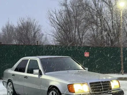 Mercedes-Benz E 220 1993 года за 2 680 000 тг. в Кызылорда – фото 4