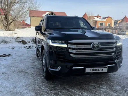 Toyota Land Cruiser 2023 года за 58 000 000 тг. в Уральск