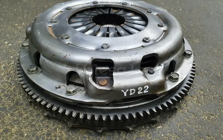 Двухмассовый демпферный маховик механика YD22 на Nissan 12310-8H800 за 150 000 тг. в Алматы