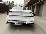 Hyundai Sonata 2020 годаfor10 800 000 тг. в Уральск – фото 3