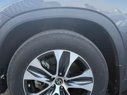 Toyota Highlander 2023 года за 21 000 000 тг. в Алматы – фото 16