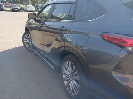 Toyota Highlander 2023 года за 21 000 000 тг. в Алматы – фото 5