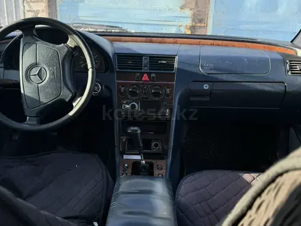 Mercedes-Benz C 220 1996 года за 1 500 000 тг. в Атбасар – фото 2