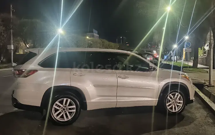 Toyota Highlander 2016 года за 9 800 000 тг. в Алматы