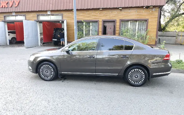 Volkswagen Passat 2012 года за 6 000 000 тг. в Алматы