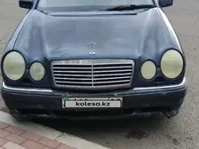 Mercedes-Benz E-Class, 1995