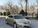 Toyota Camry 2011 года за 6 400 000 тг. в Тараз – фото 2