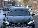 Toyota Camry 2018 года за 15 000 000 тг. в Алматы