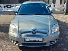 Toyota Avensis, 2005