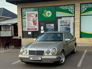 Mercedes-Benz E 230