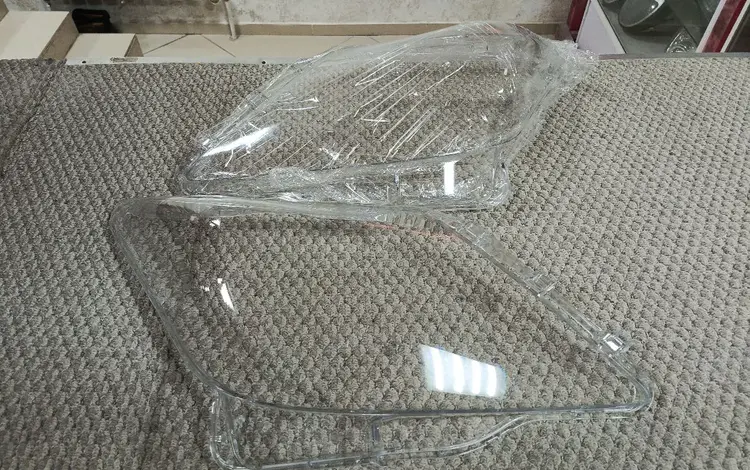Стекла на фары Lexus LX570 2008- за 25 000 тг. в Астана