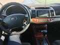 Toyota Camry 2005 года за 6 300 000 тг. в Шымкент – фото 8