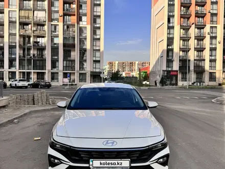 Hyundai Elantra 2025 года за 8 800 000 тг. в Алматы – фото 2