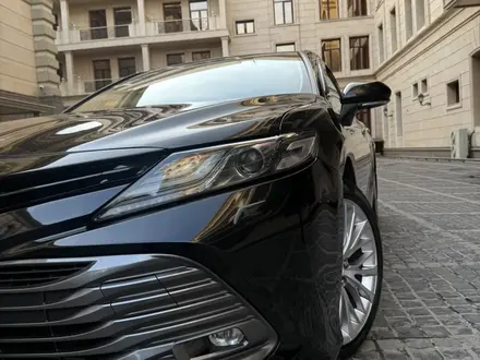 Toyota Camry 2019 года за 15 500 000 тг. в Алматы – фото 10