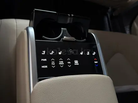 Toyota Camry 2019 года за 15 500 000 тг. в Алматы – фото 20