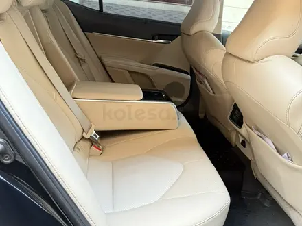 Toyota Camry 2019 года за 15 500 000 тг. в Алматы – фото 28