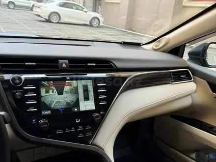 Toyota Camry 2019 года за 15 500 000 тг. в Алматы – фото 33