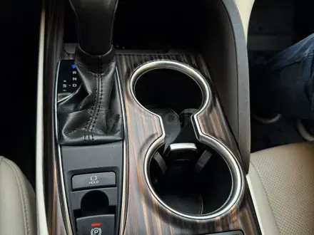 Toyota Camry 2019 года за 15 500 000 тг. в Алматы – фото 38